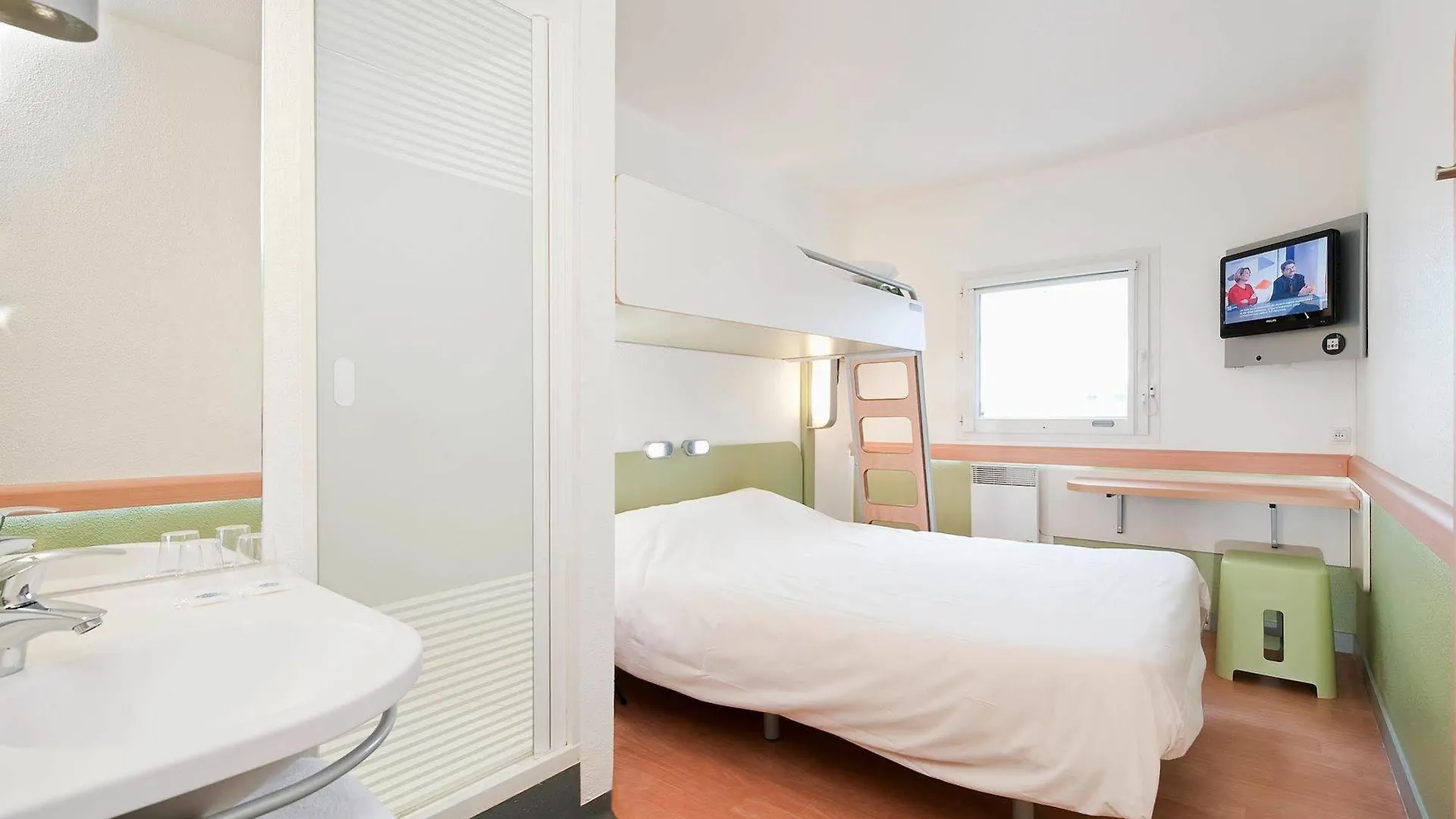 Ibis Budget Marseille Vitrolles Vitrolles  Hotel Vitrolles (Bouches-du-Rhone)