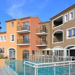 Adonis Apartahotel